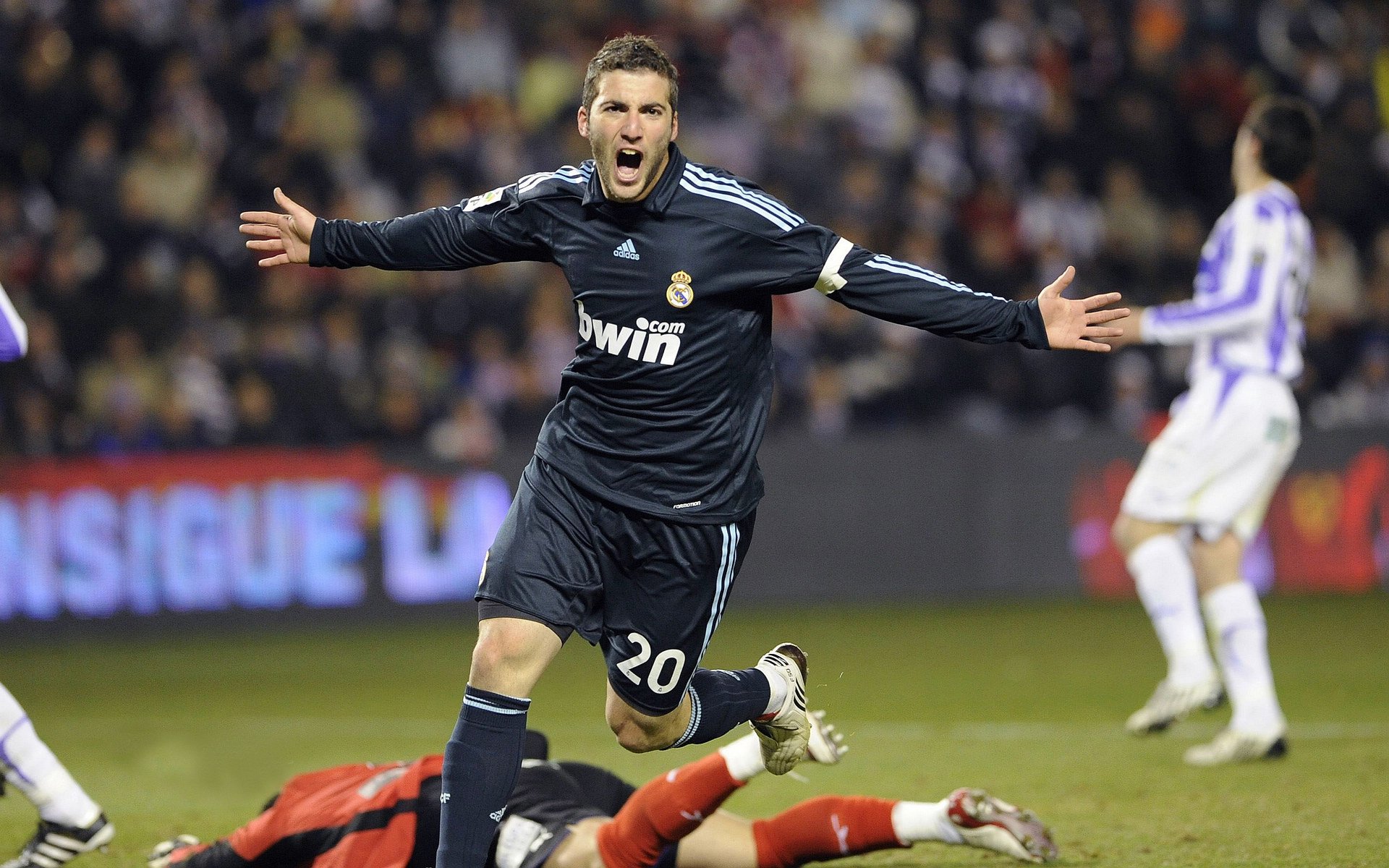 “青训营地配备专业心理辅导,关注少年身心健康”,青训营介绍